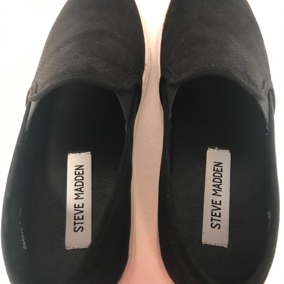 NWOB Ladies Steve Madden Slide on sneakers - Picture 3 of 3